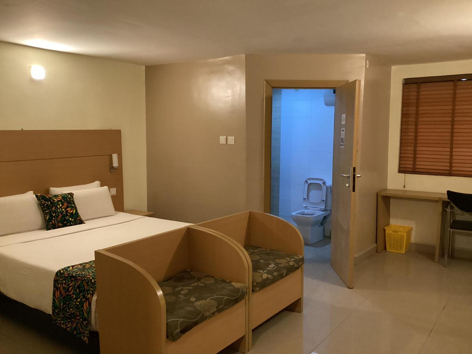 Adis Hotels Ιμπαντάν Εξωτερικό φωτογραφία