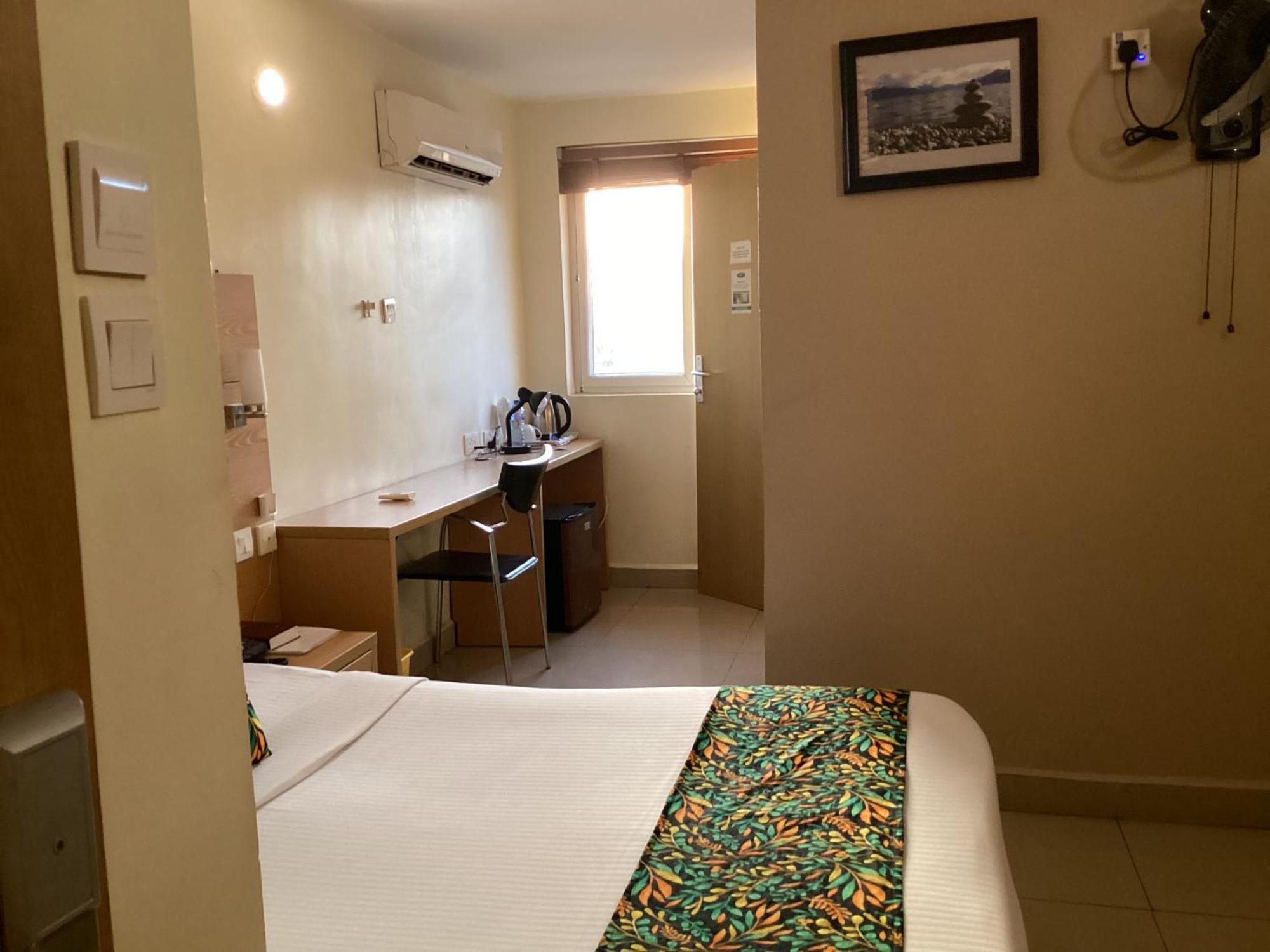 Adis Hotels Ιμπαντάν Εξωτερικό φωτογραφία